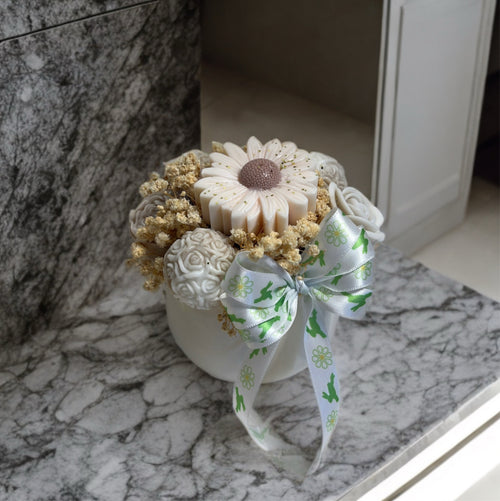 Flower bouquet in soy wax